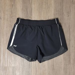 Under Armour | Loose Recover Shorts - Like new! Size L